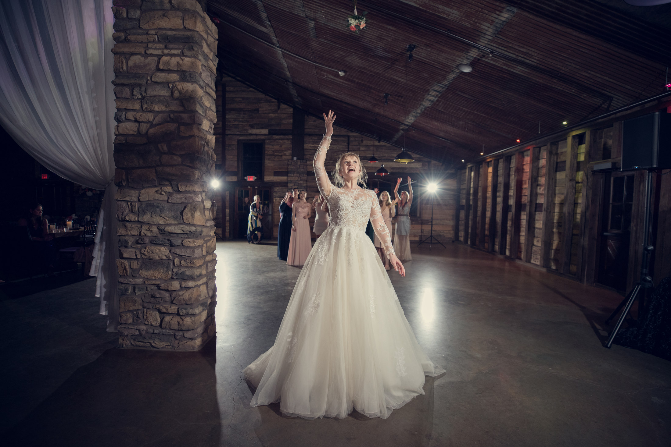 Valeriya and Jonathan wedding at Big Sky Barn — photograph 97